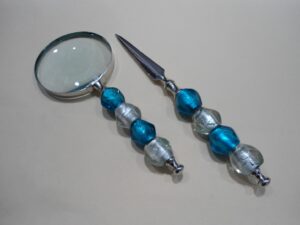 MAGNIFYING GLASS
